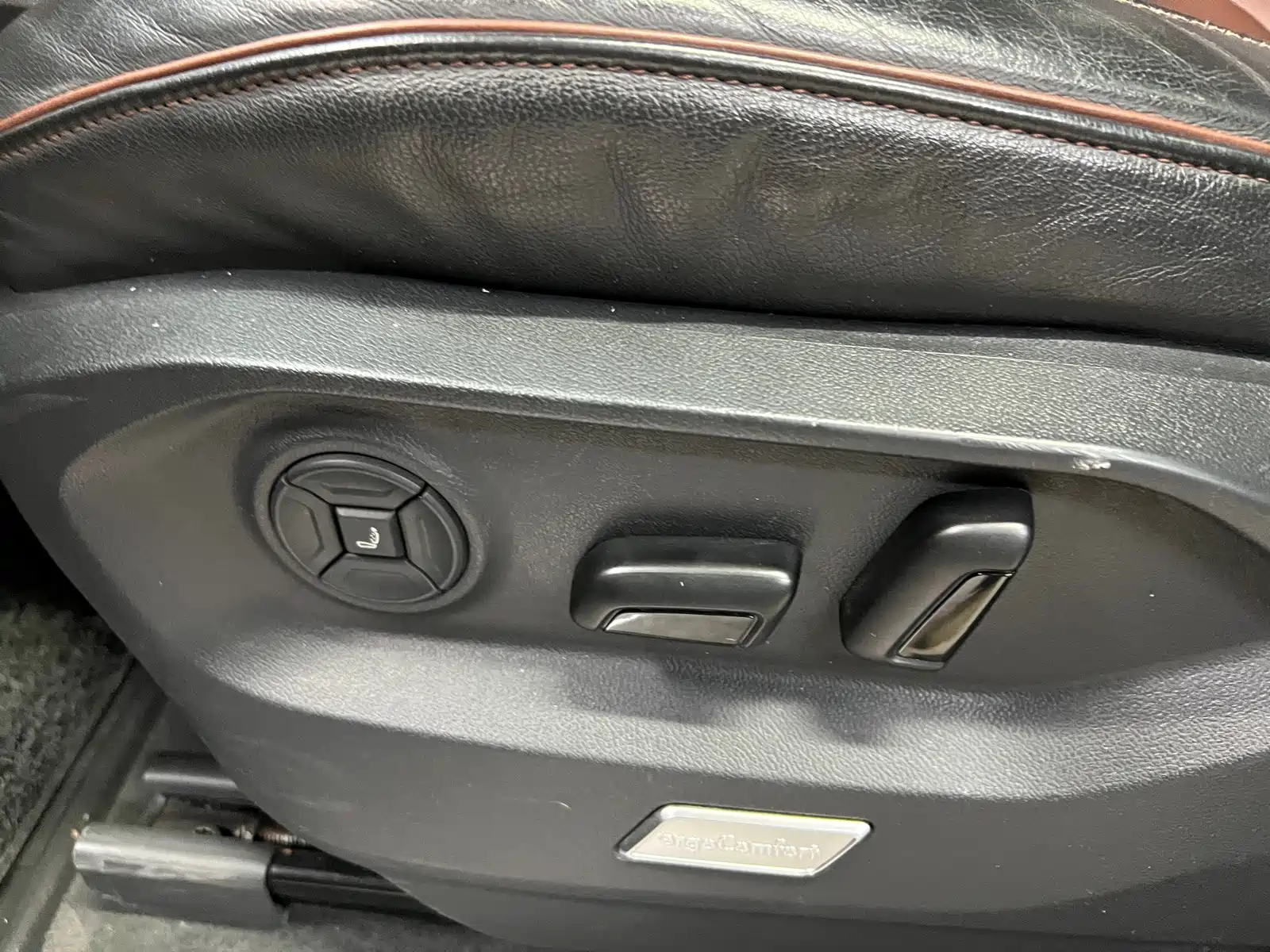 Фото 26 - Volkswagen Touareg