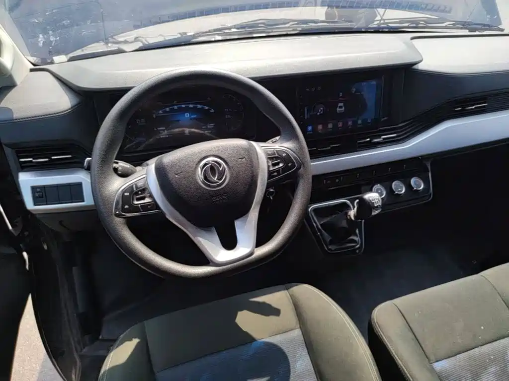 Dongfeng Yufeng Yufeng 2023 2023 V9+ 2.0T Manual FWD Multi-purpose Medium Wheelbase Medium Roof 7/8/9 Seater