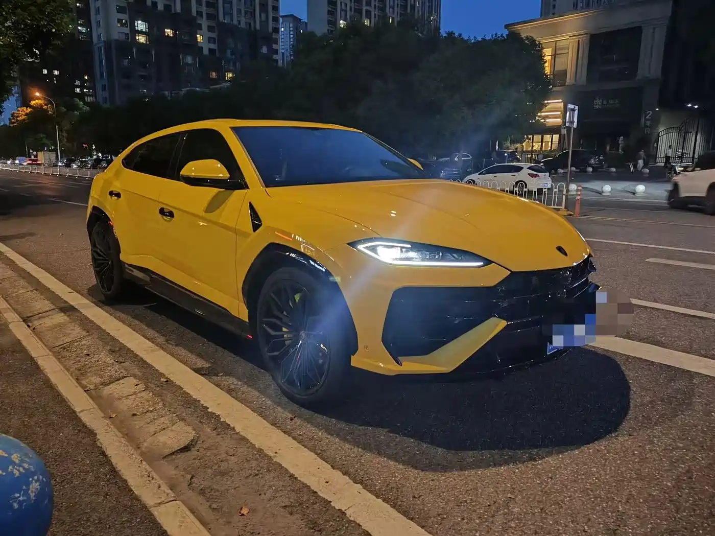 Lamborghini Urus SE 2026 2025 4.0T Standard Edition