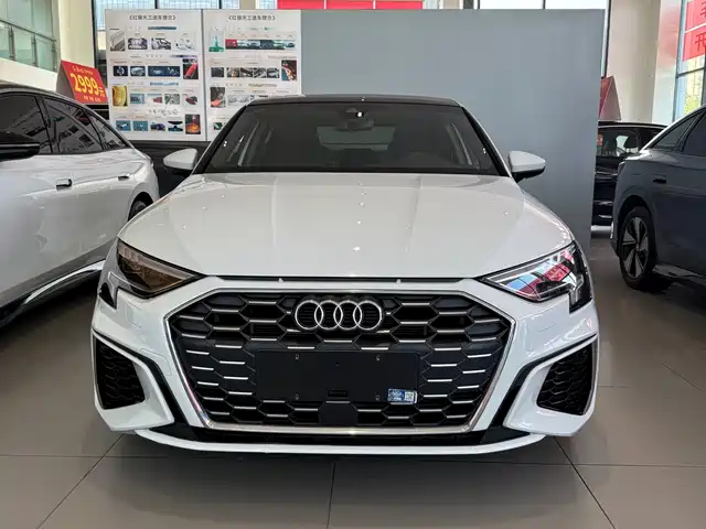 Audi A3 2024 Model A3L Limousine 35 TFSI Fashion Sport — фото 2