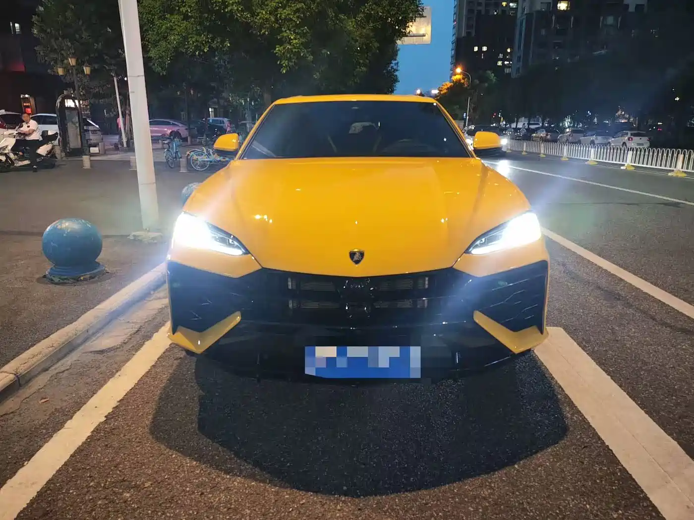 Lamborghini Urus SE 2026 2025 4.0T Standard Edition