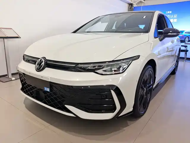 Volkswagen Golf 2024