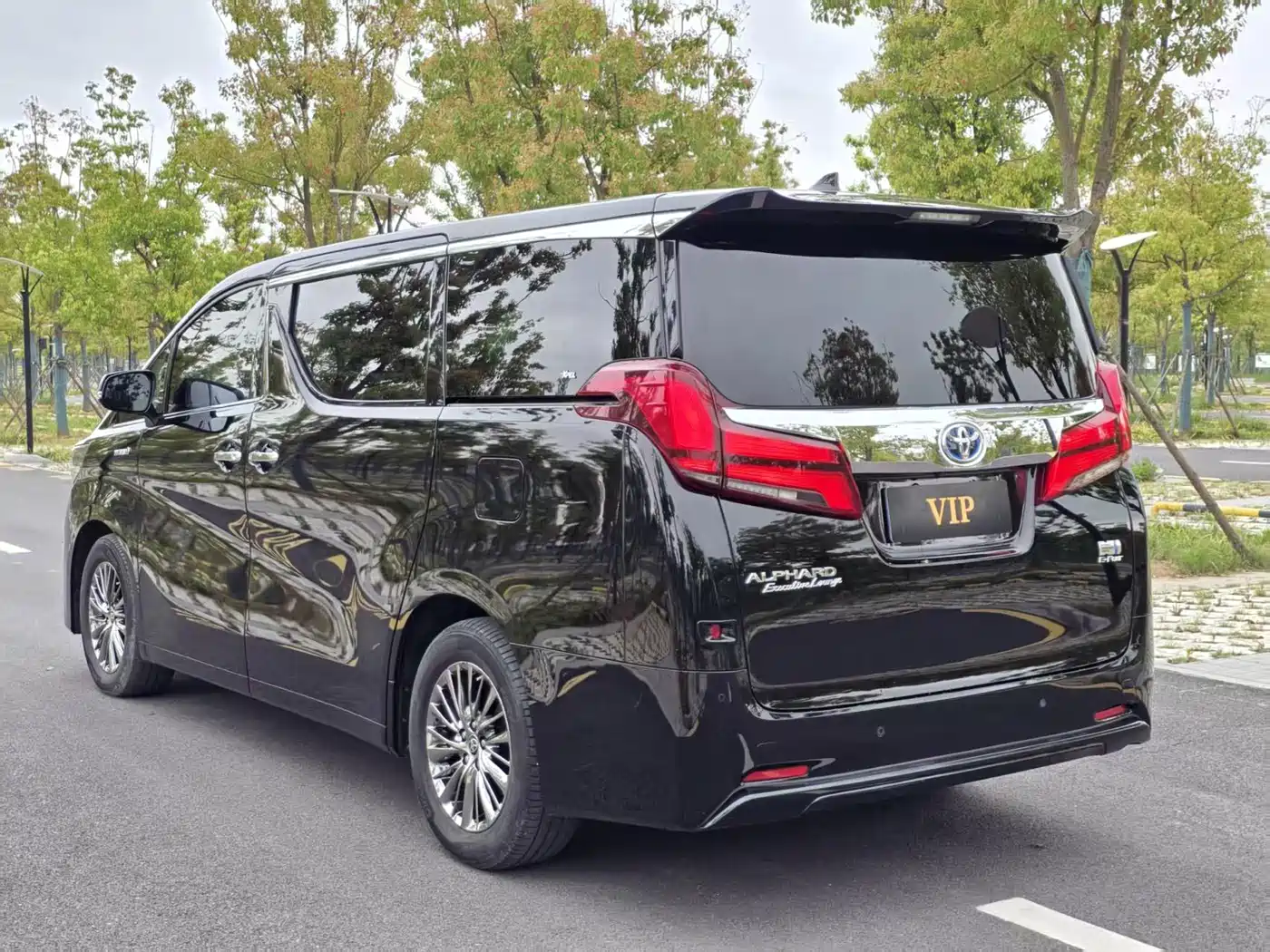 Toyota Alphard 2021 Hybrid 2.5L Premium фото 24