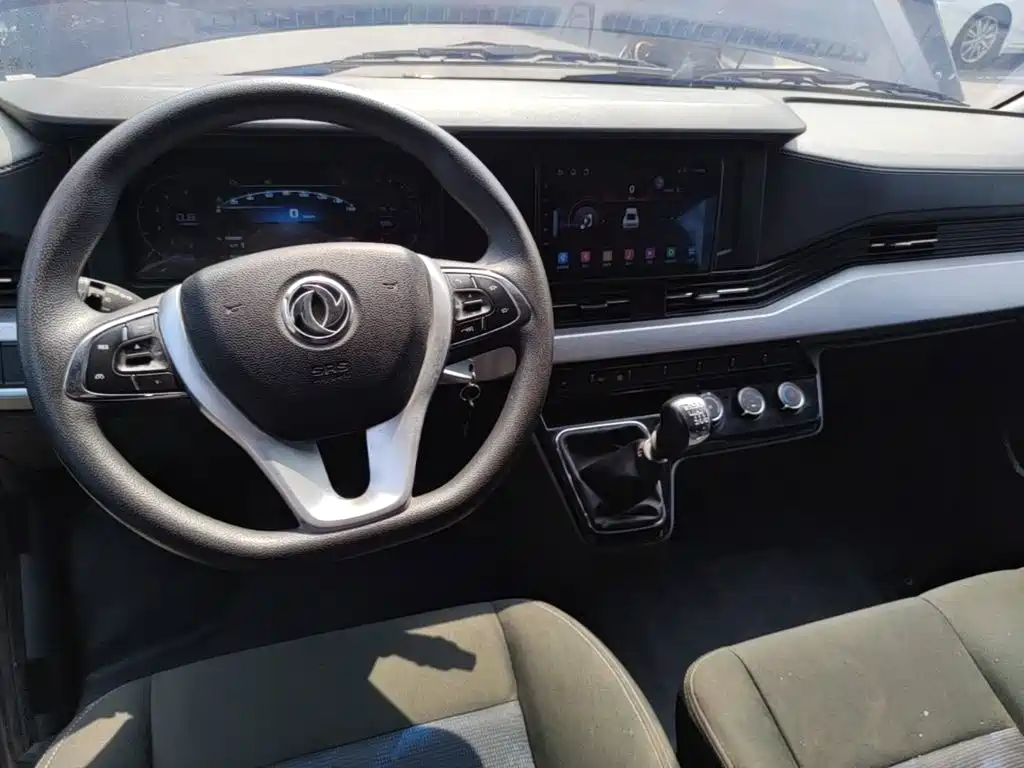 Dongfeng Yufeng Yufeng 2023 2023 V9+ 2.0T Manual FWD Multi-purpose Medium Wheelbase Medium Roof 7/8/9 Seater