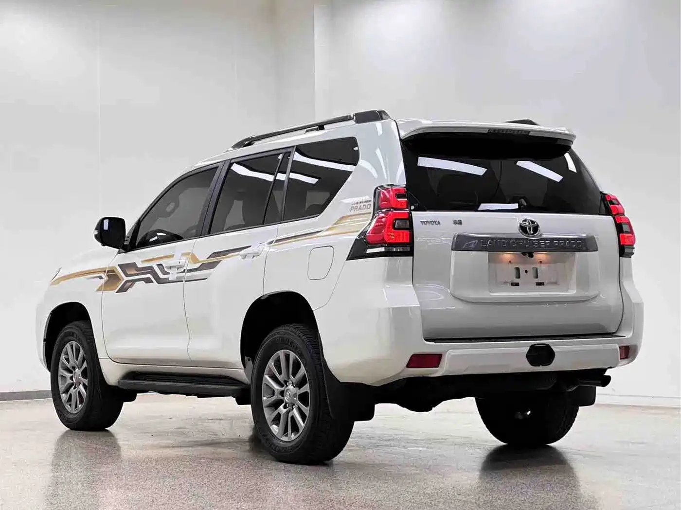 Фото 28 - Toyota Prado