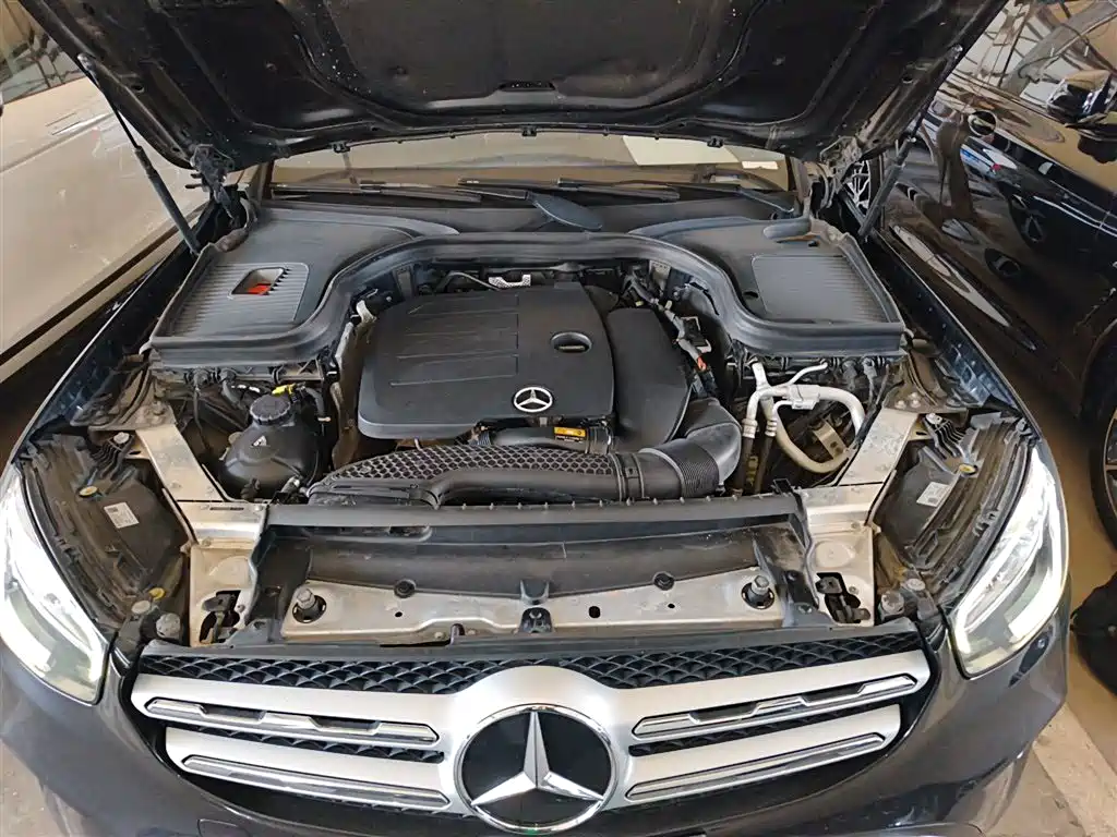 MERCEDES-BENZ GLC