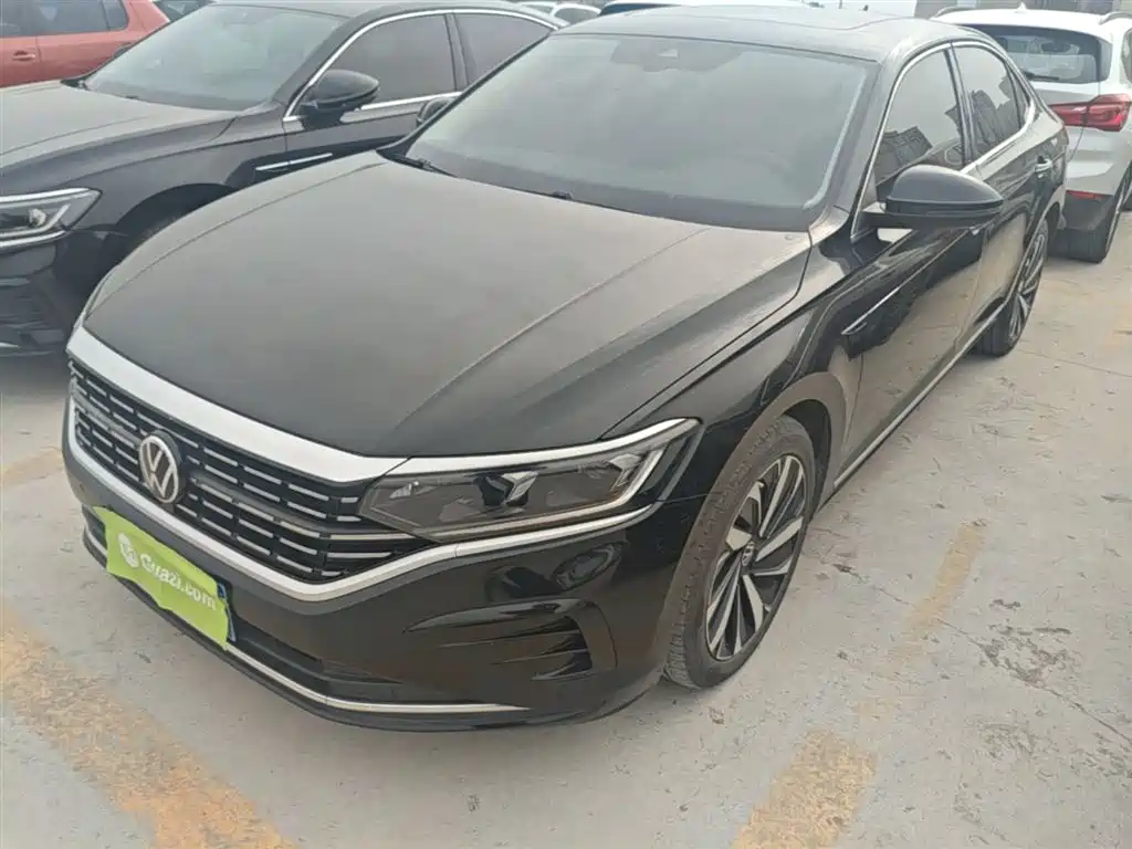 Volkswagen Passat 2022 330TSI Luxury Edition фото 2