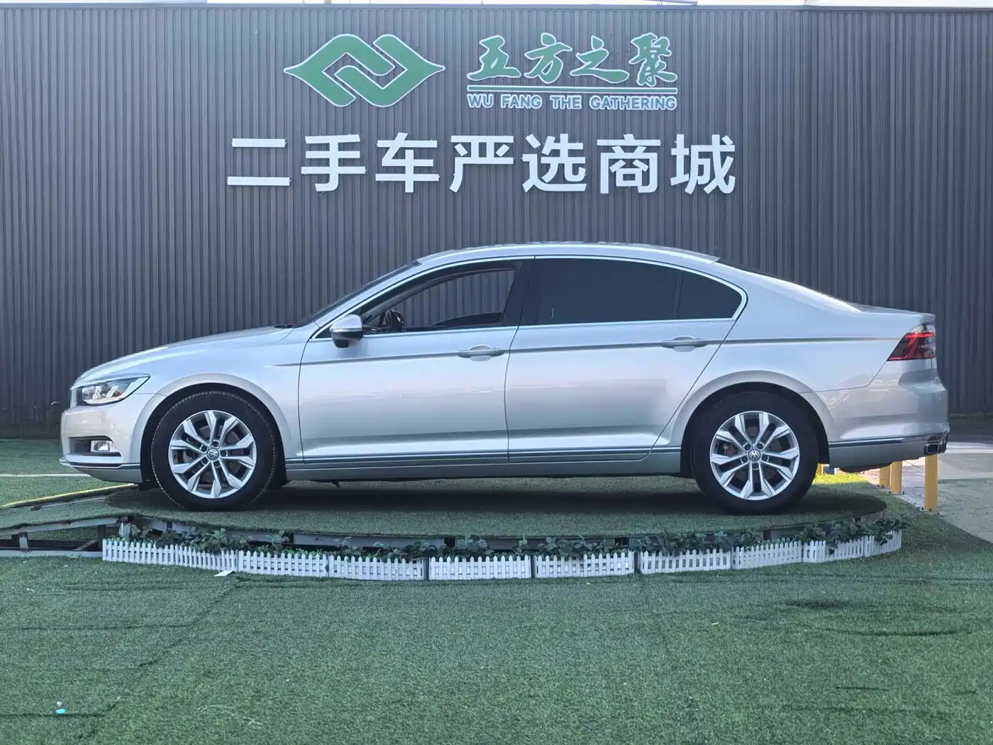 Volkswagen Magotan 2017 330TSI DSG Luxury фото 19
