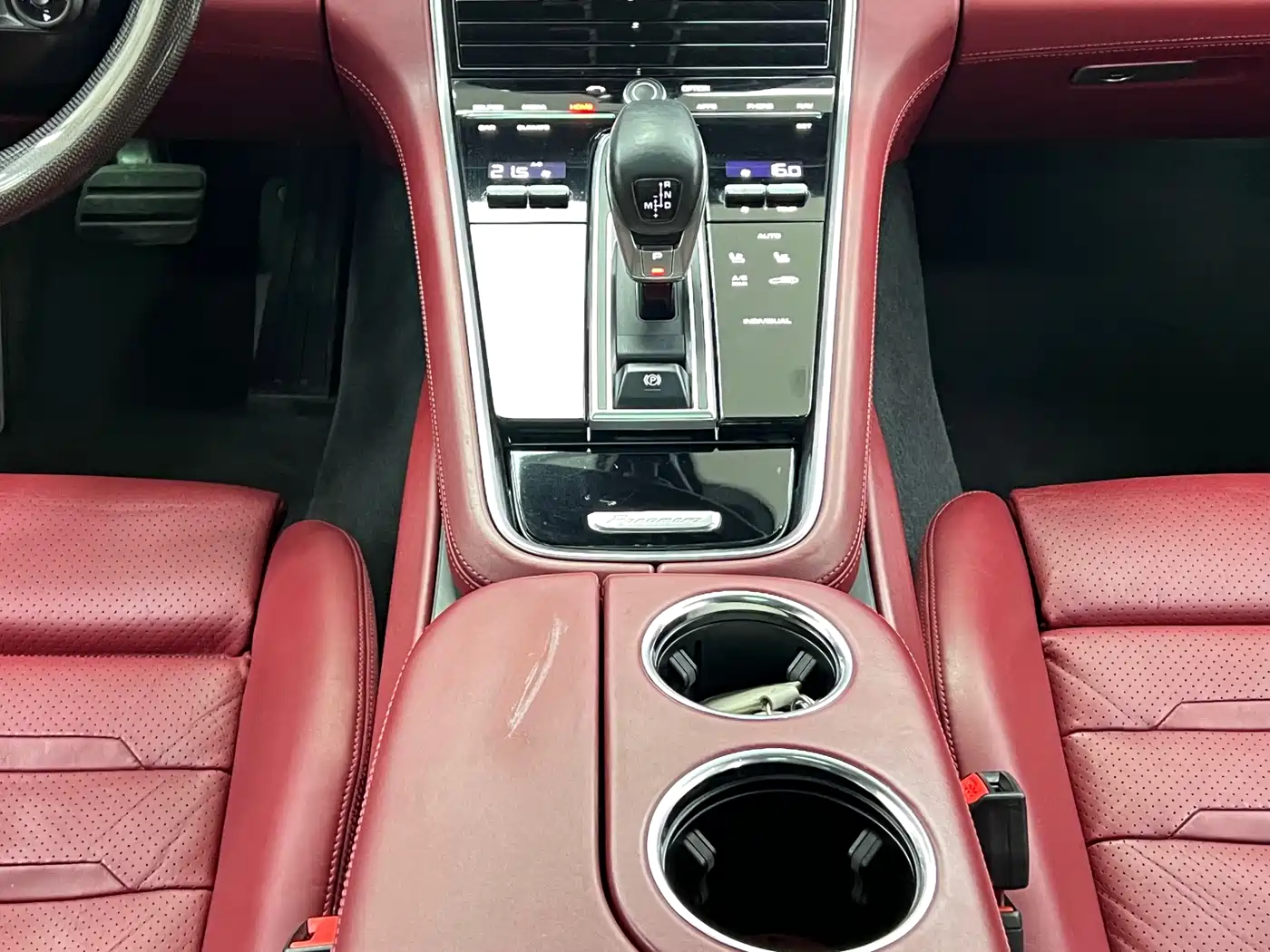 Porsche Panamera 2017 Panamera 3.0T фото 32
