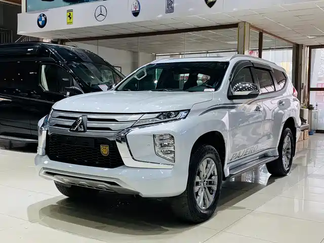  Mitsubishi Pajero Sport (Import) 2020 3.0L Luxury Edition