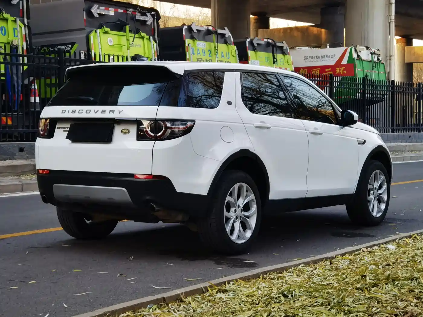 Land Rover Discovery Sport 2018 240PS HSE Edition фото 4