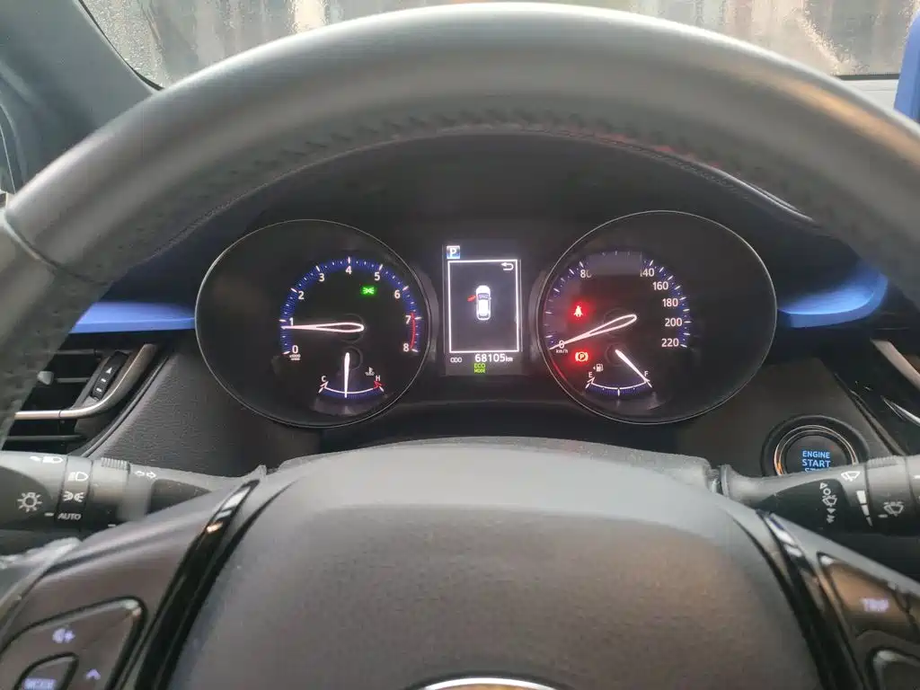 Фото 4 - Toyota C-HR