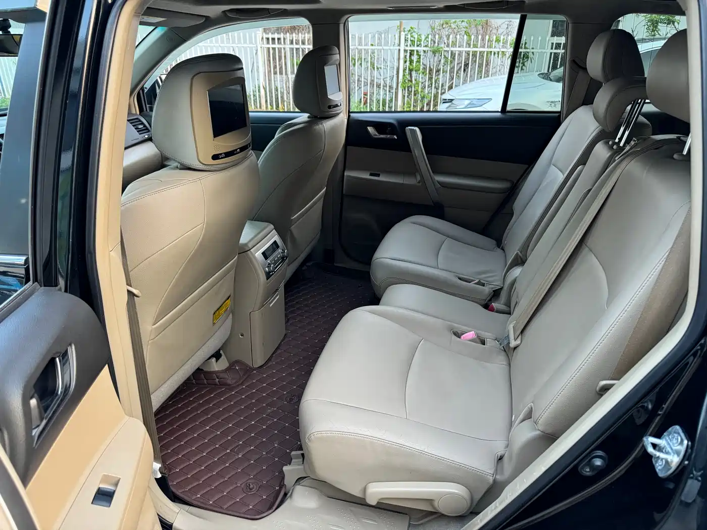 Toyota Highlander 2013 2.7L 2WD 7-seater Purple Gold Edition фото 5
