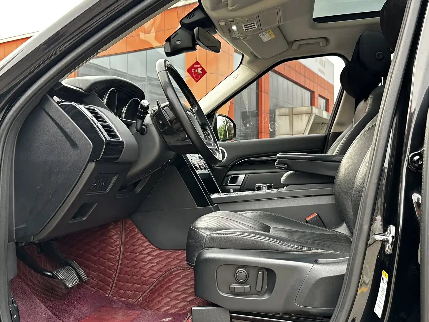 Land Rover Discovery 2018 3.0 SC V6 SE фото 9