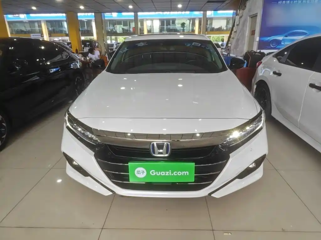 Фото 3 - Honda Accord