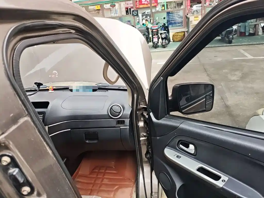 Changan Kaicheng Changan Ruixing M70 2018 2018 1.5L Comfort Flat Roof Hatchback DAM15DL