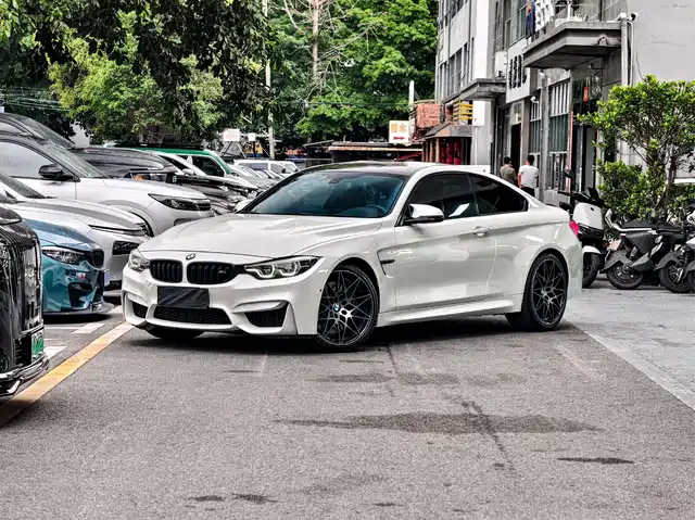 BMW M4