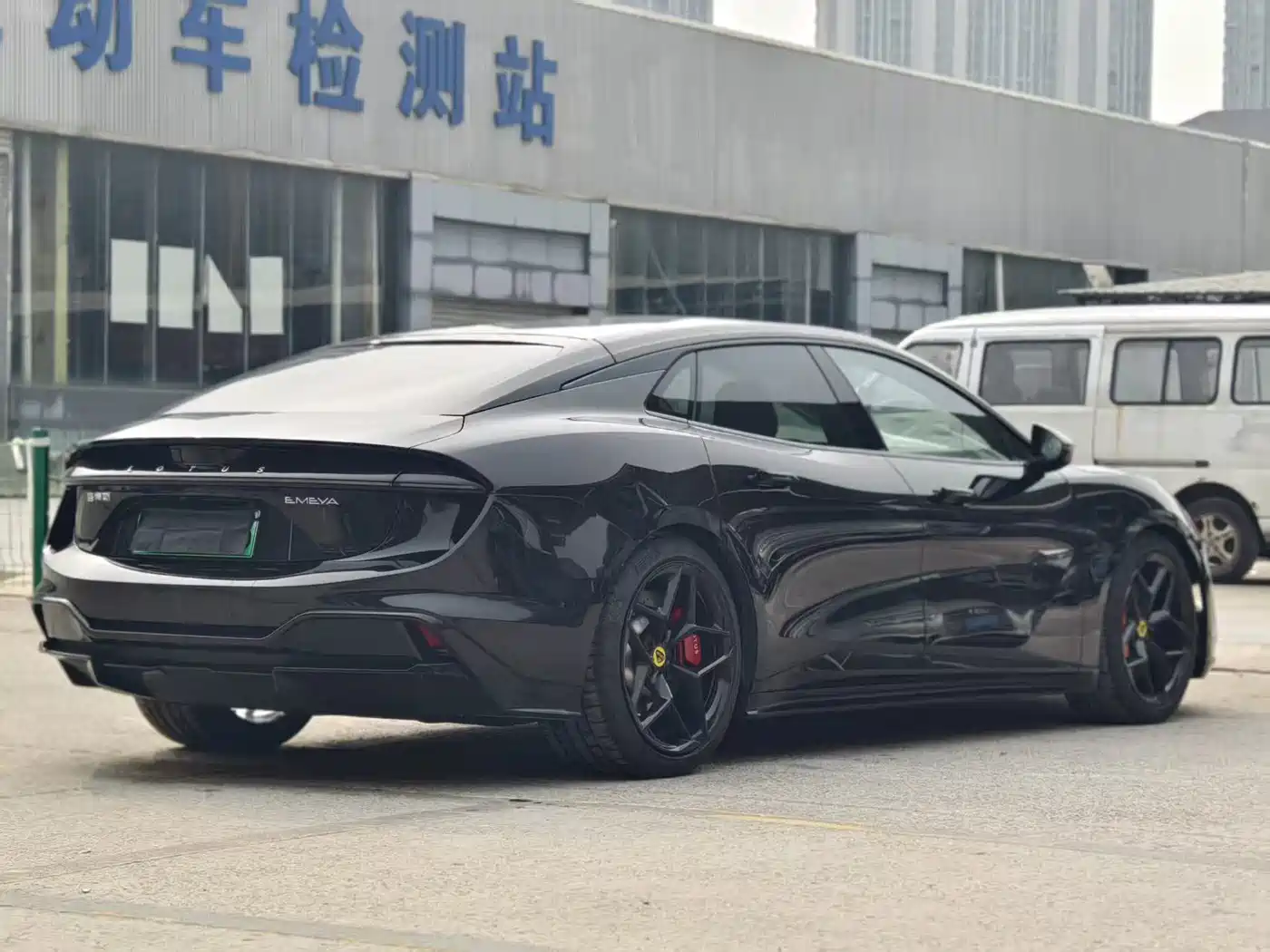 LOTUS SPORTS CAR EMEYA FLOWERS