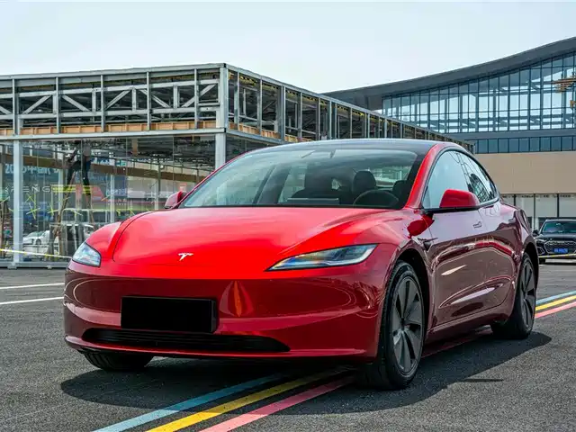 Tesla Model 3 2024