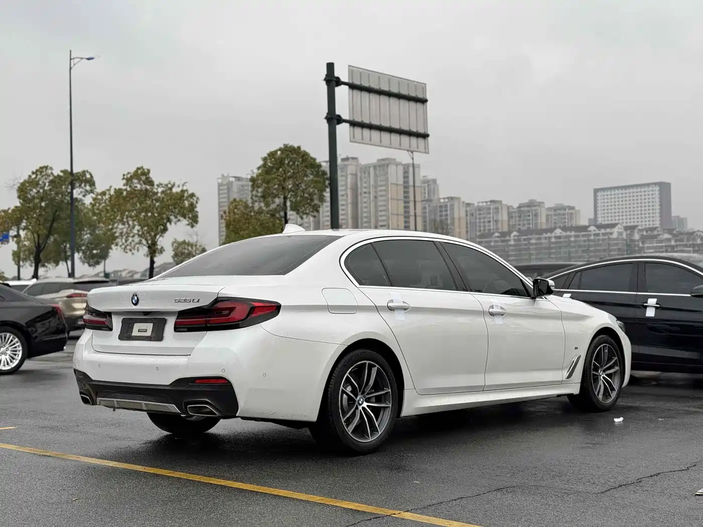 BMW 5 SERIES