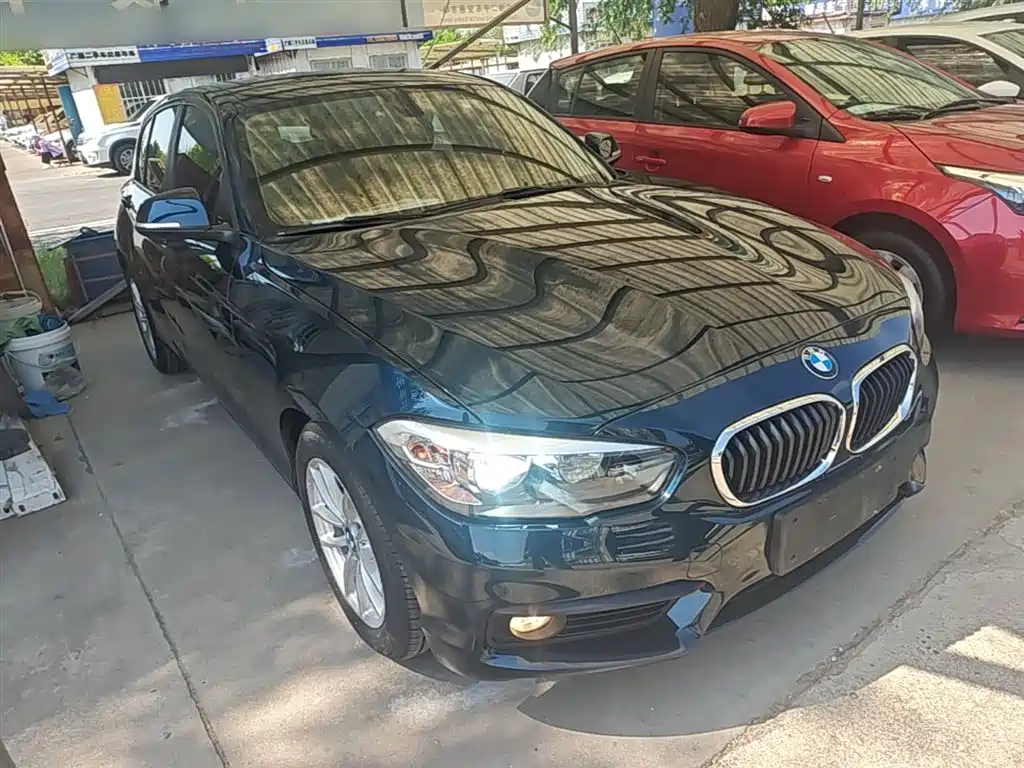 BMW 1 Series (Import) 2016 118i Leading фото 4