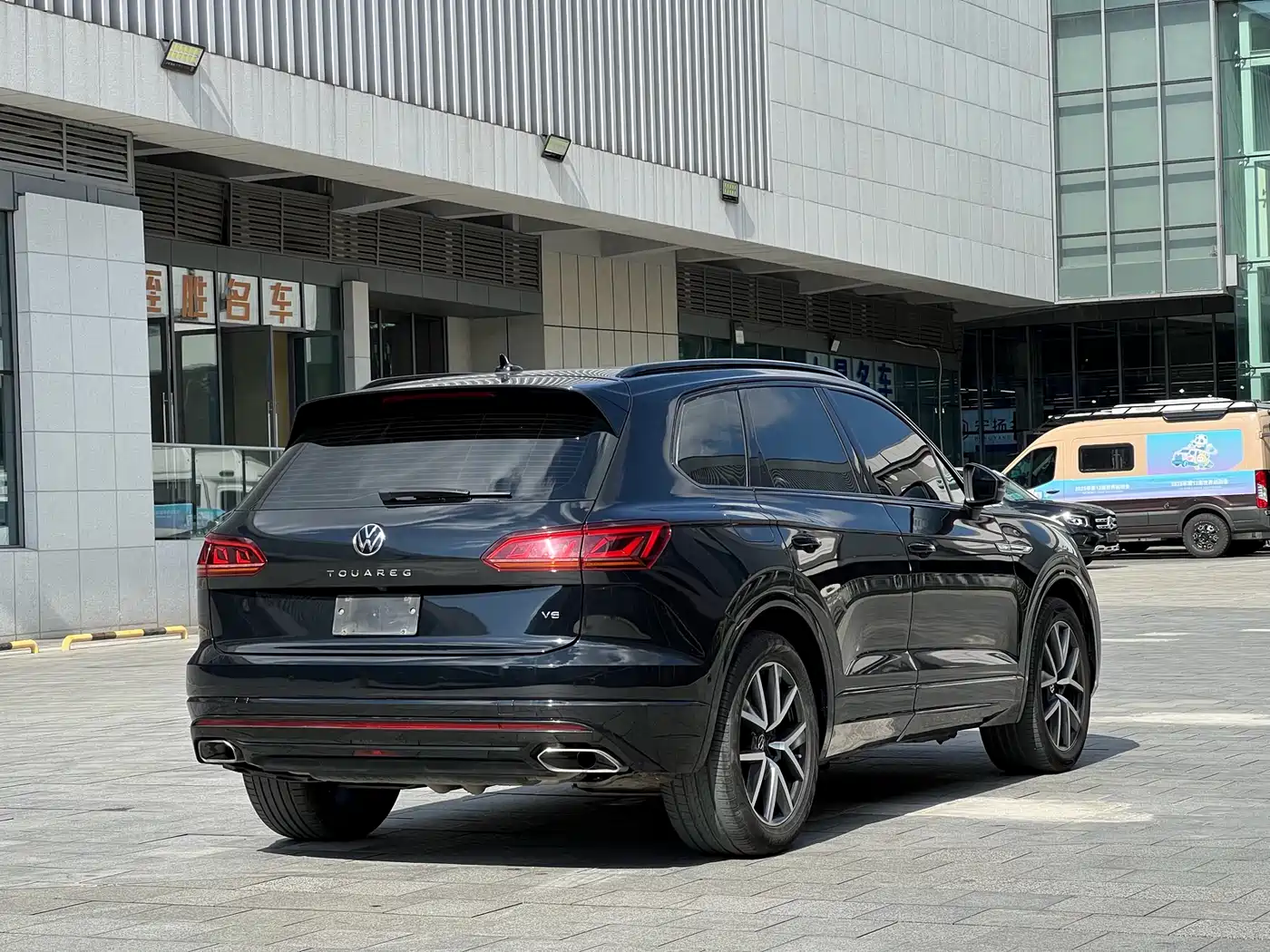 VOLKSWAGEN TOUAREG