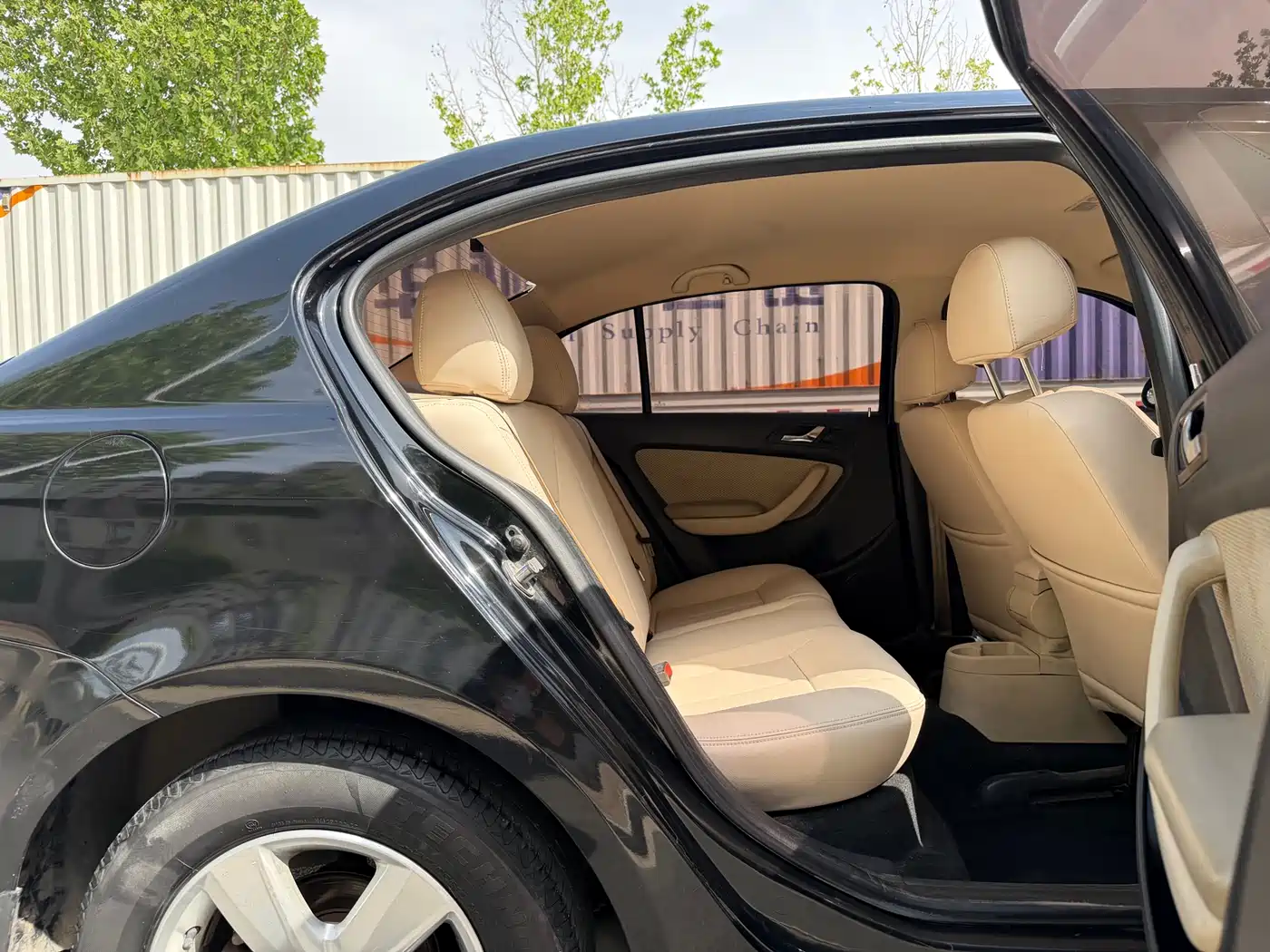 Volkswagen Lavida 2011 2.0L Automatic Pinyou Edition фото 12