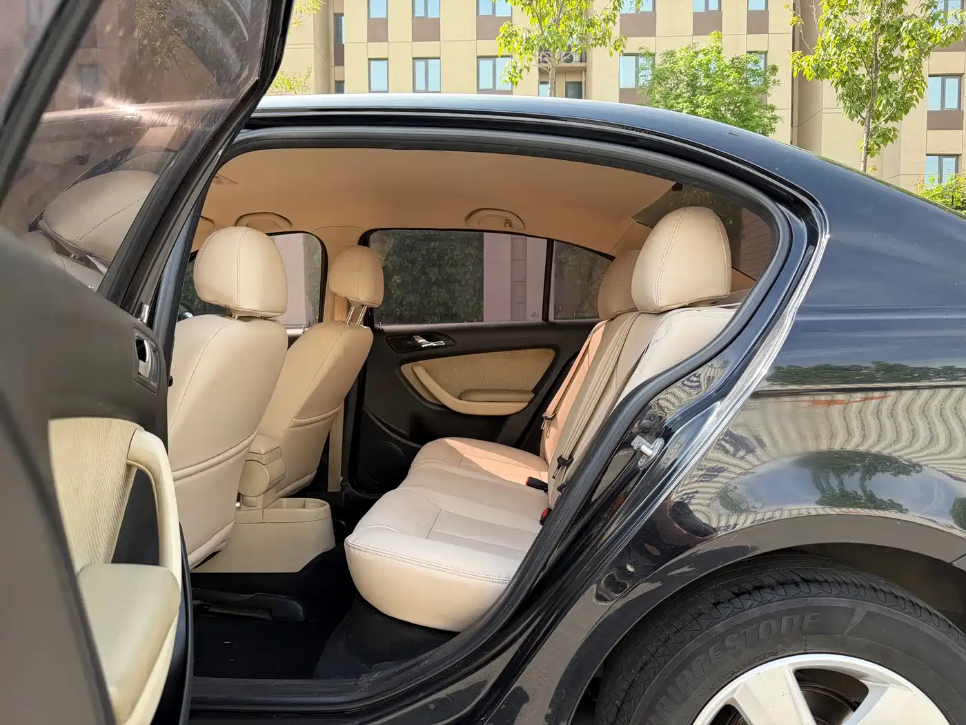Volkswagen Lavida 2011 2.0L Automatic Pinyou Edition фото 7
