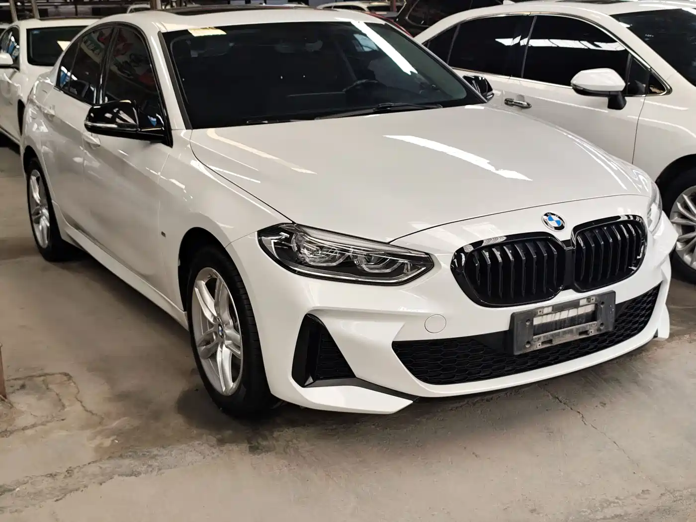BMW 1 Series 2022 120i M Sport Shadow Edition фото 3