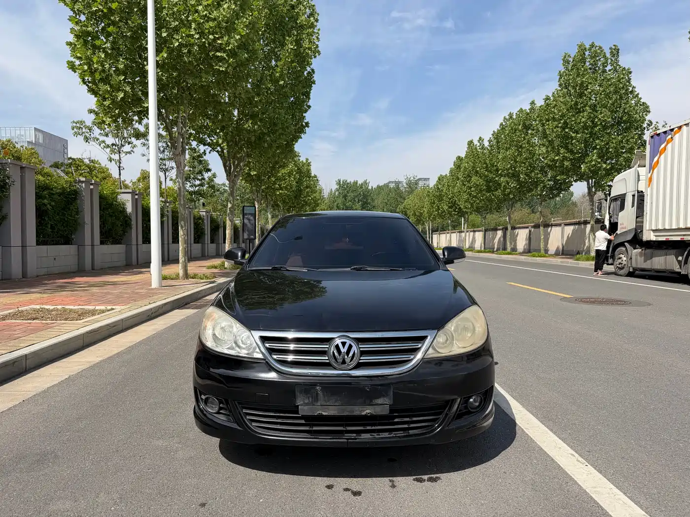 Volkswagen Lavida 2011 2.0L Automatic Pinyou Edition фото 2