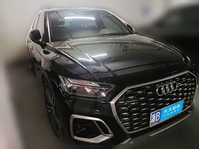 Audi Q5L Sportback 2021 40 TFSI Luxury — фото 3