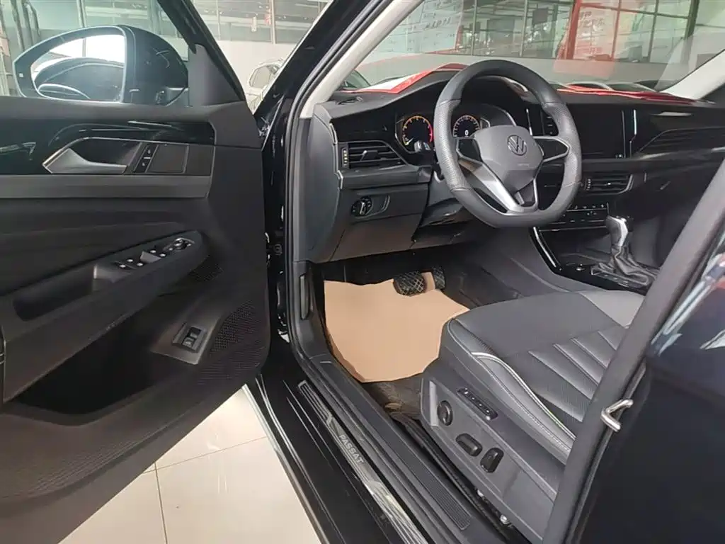 Volkswagen Passat 2024 330TSI Starlight Elite Edition фото 16
