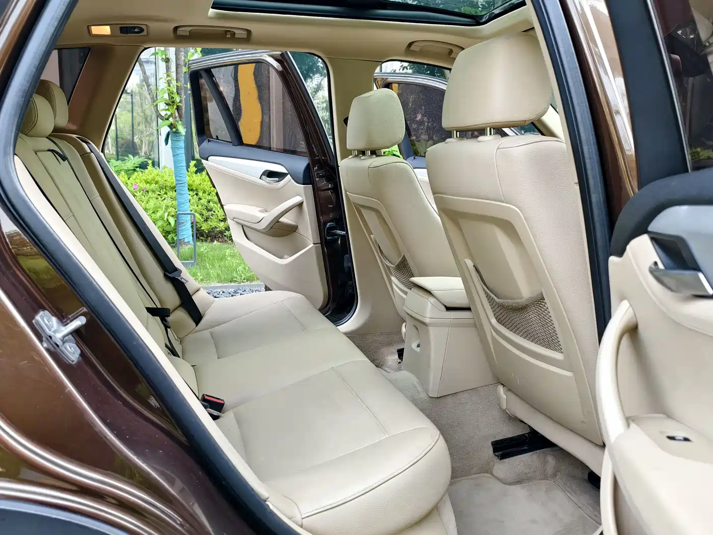 BMW X1 (Import) 2012 Model xDrive28i фото 32