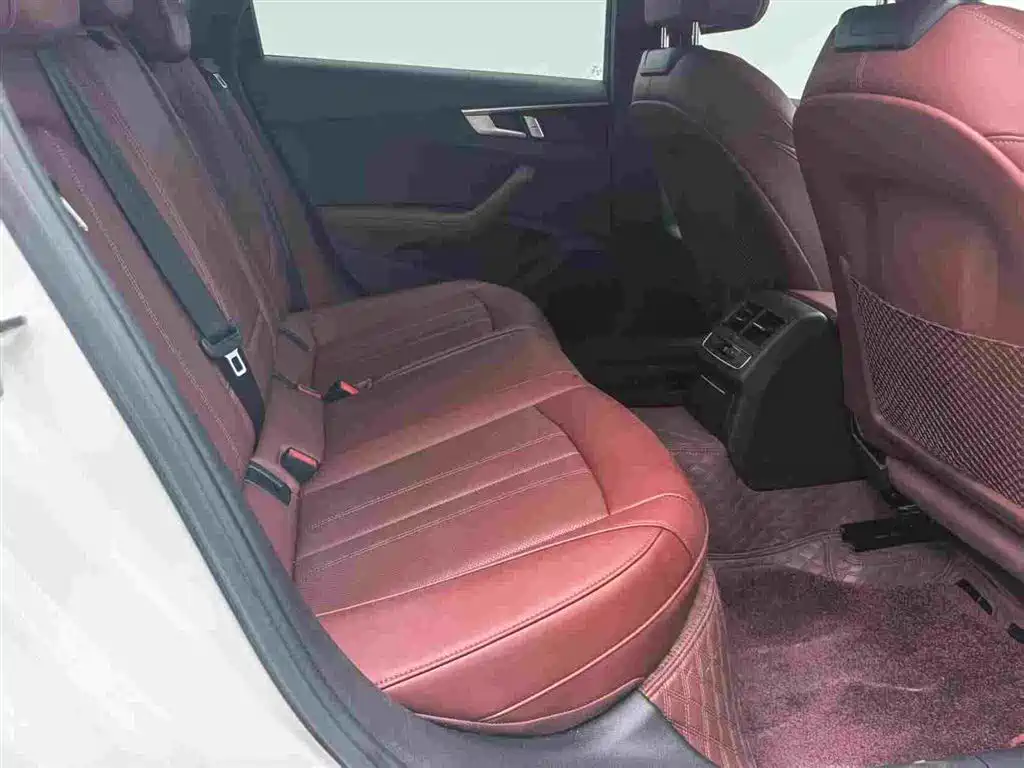 Audi A4L 2024 40 TFSI Luxury Dynamic фото 7