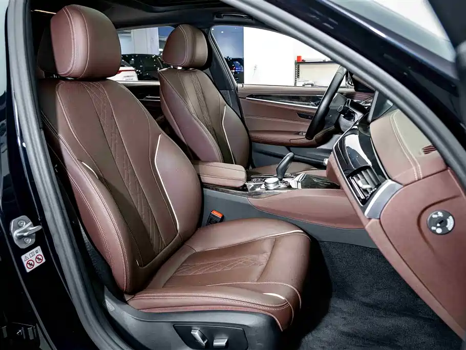 BMW 5 Series 2022 Model Second Facelift 525Li M Sport Package фото 19