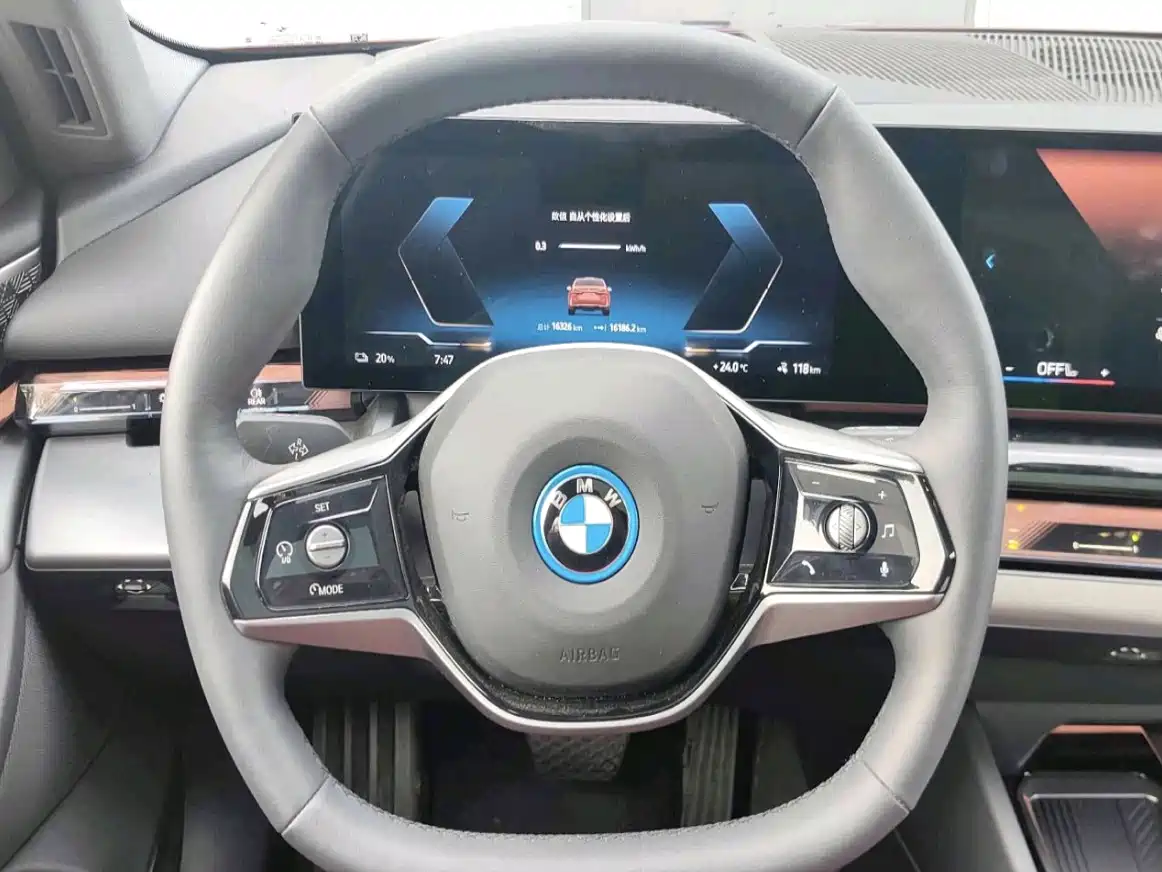 BMW i5 2025 2025 eDrive 35L Luxury Package