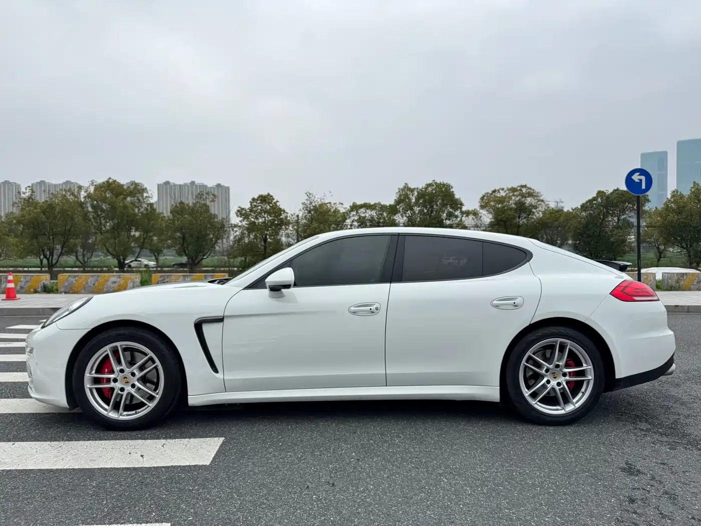 Porsche Panamera 2014 Panamera 4 3.0T фото 7