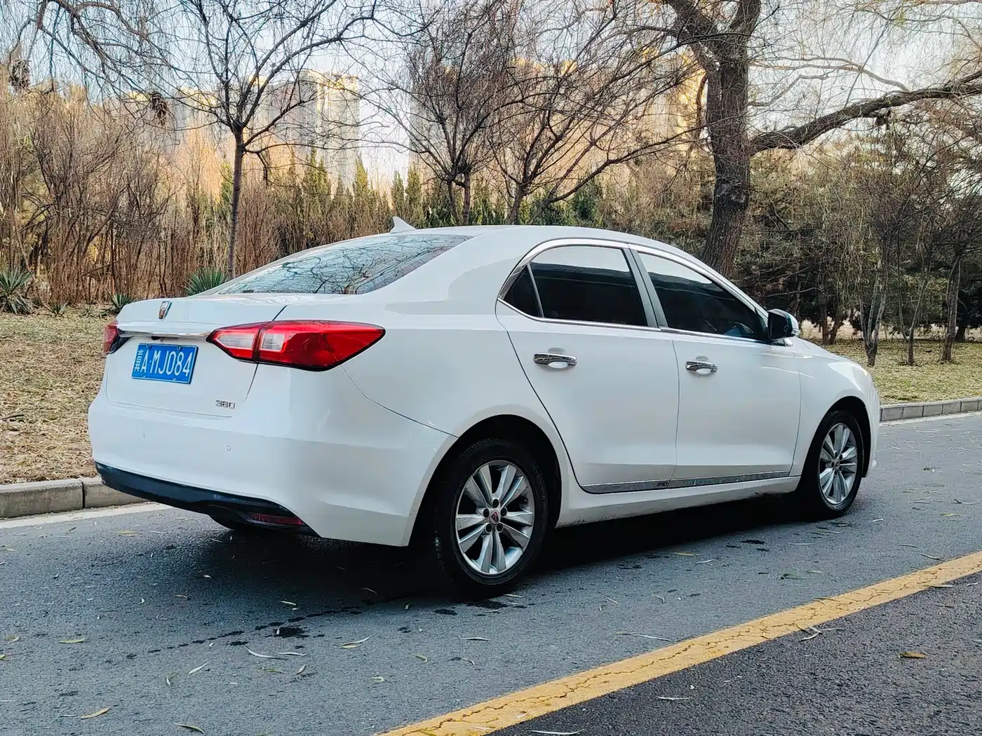 Roewe 360 2017 2015 1.5L Automatic Luxury