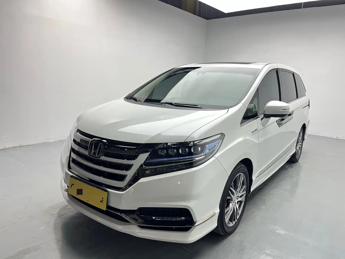Honda Elysion 2019 2.0L Hybrid Luxury Edition