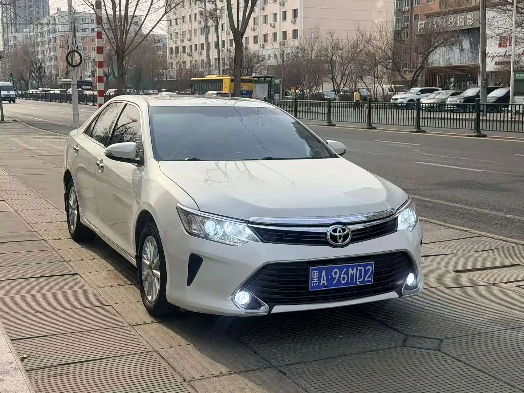 Фото 2 - Toyota Camry