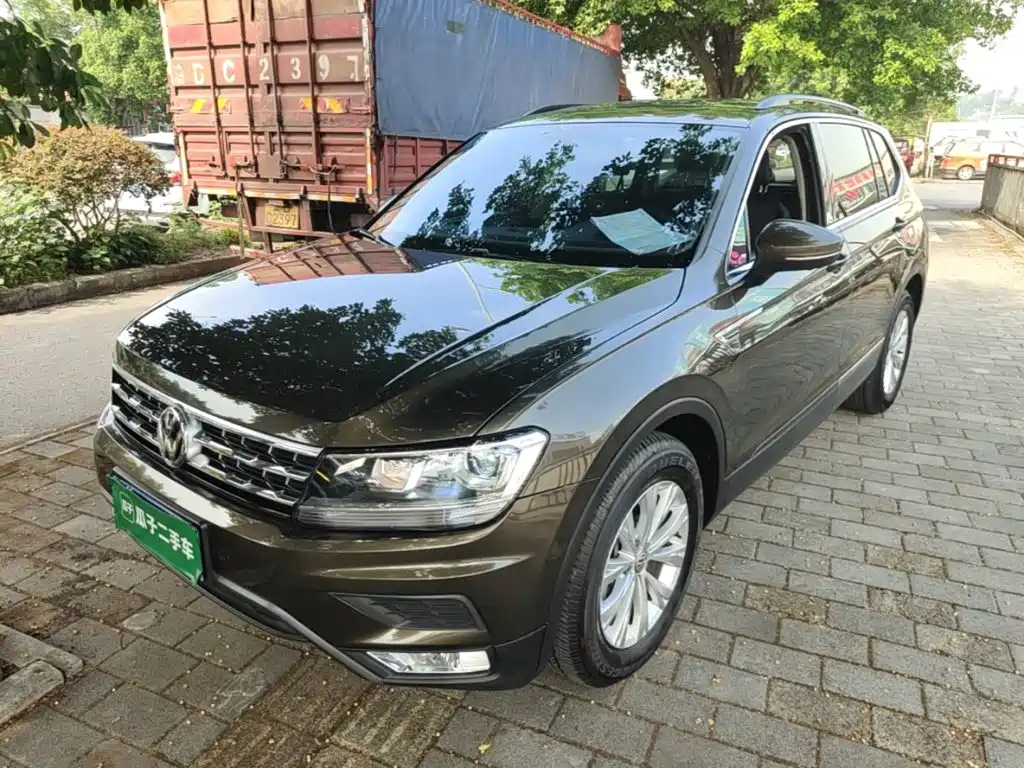 Фото 2 - Volkswagen Tiguan L