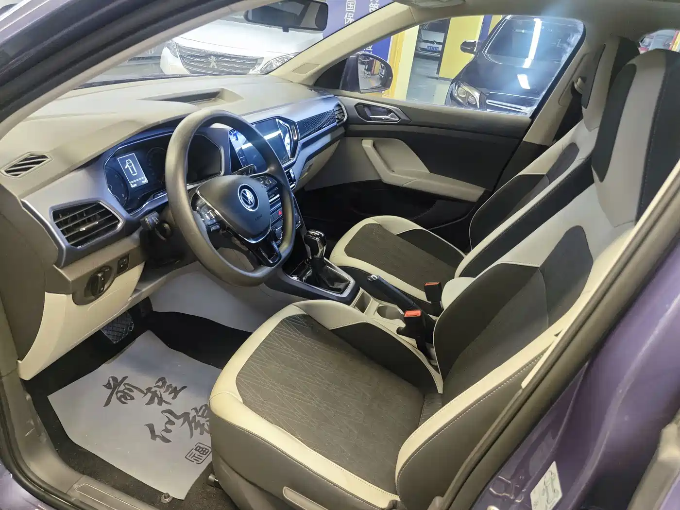 Фото 3 - Volkswagen T-Cross