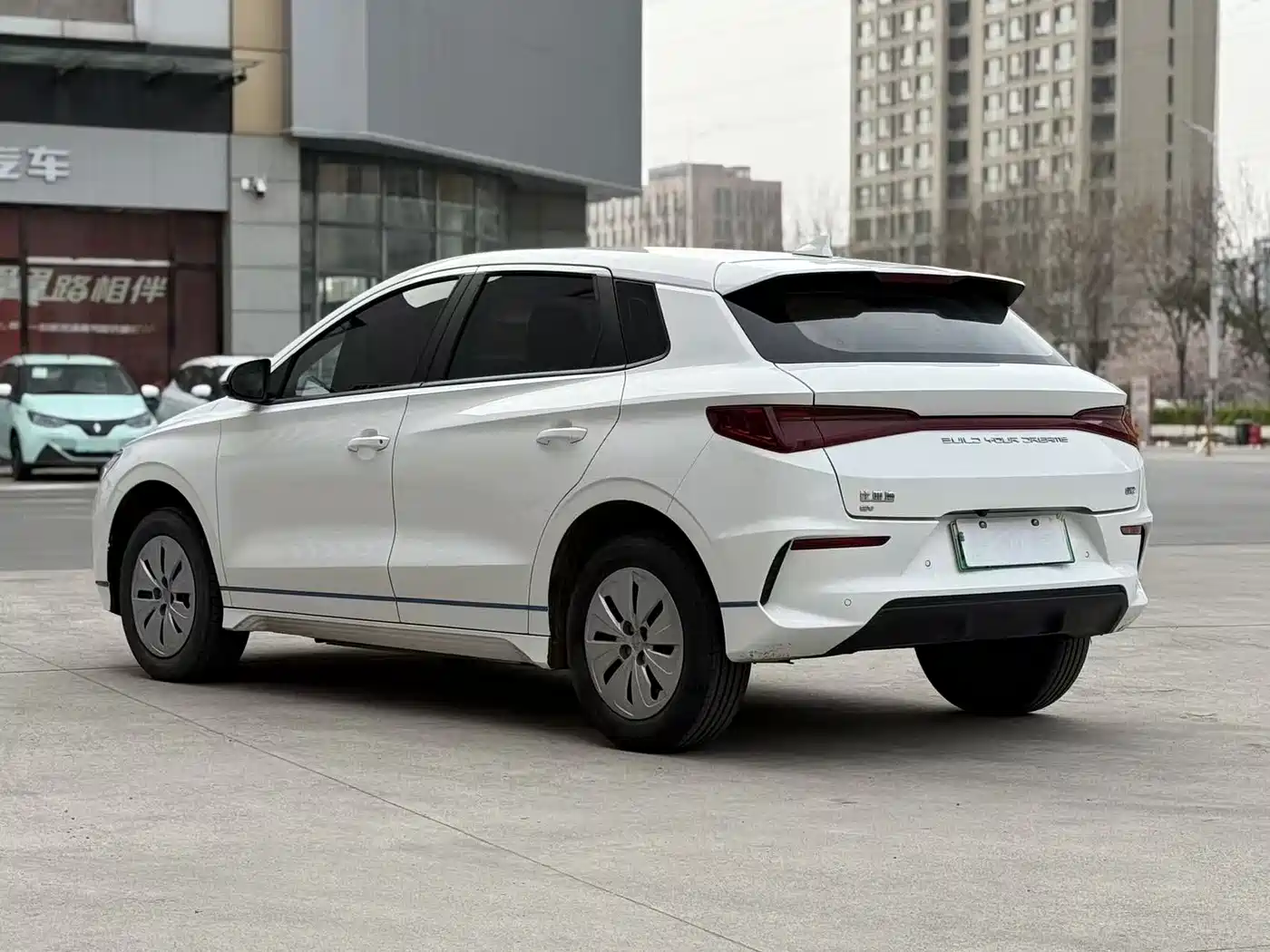 BYD E2