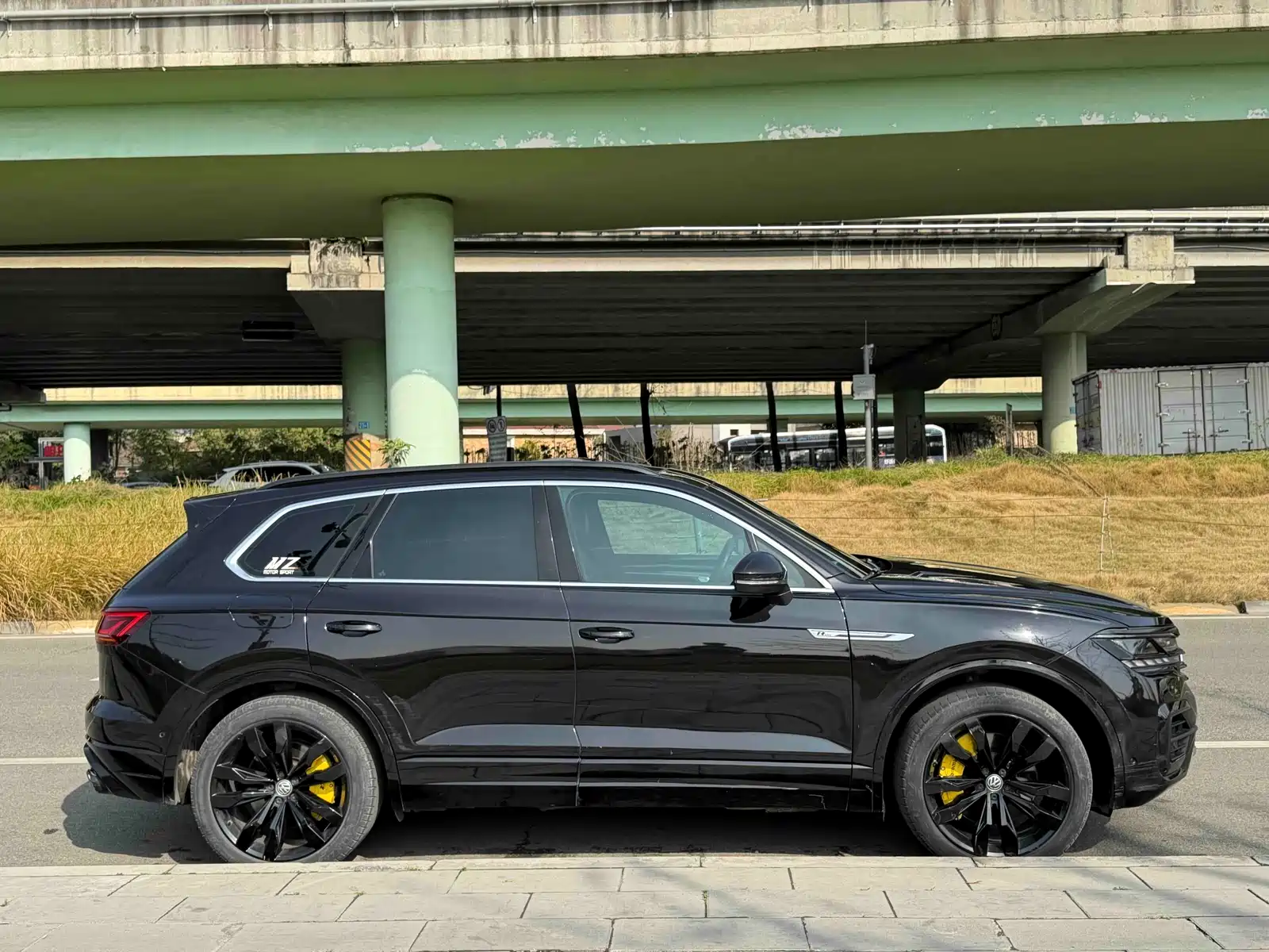 Фото 3 - Volkswagen Touareg