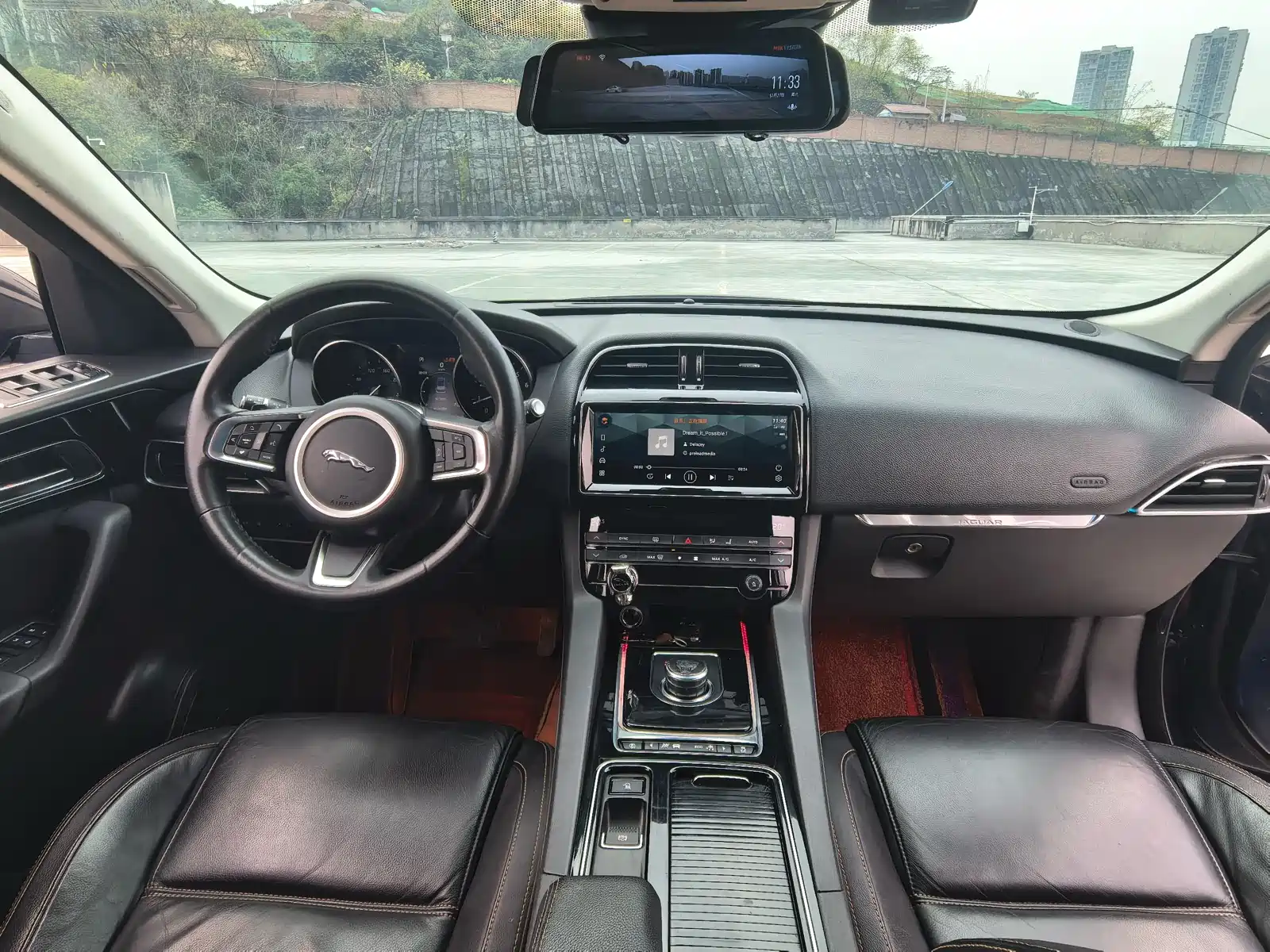 Фото 4 - Jaguar F-PACE