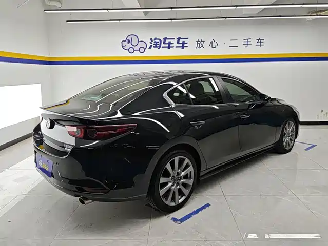 Mazda Mazda3 Axela 2020 2.0L Automatic Zhi Hao Edition — фото 3