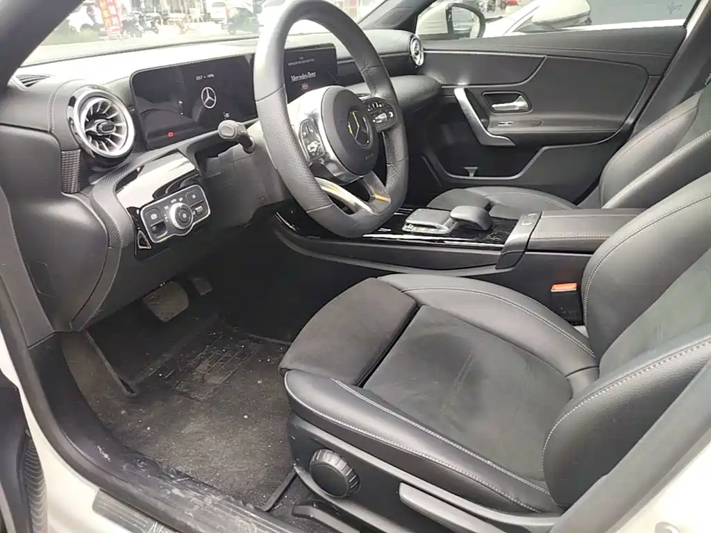 Фото 15 - Mercedes-Benz A-Class
