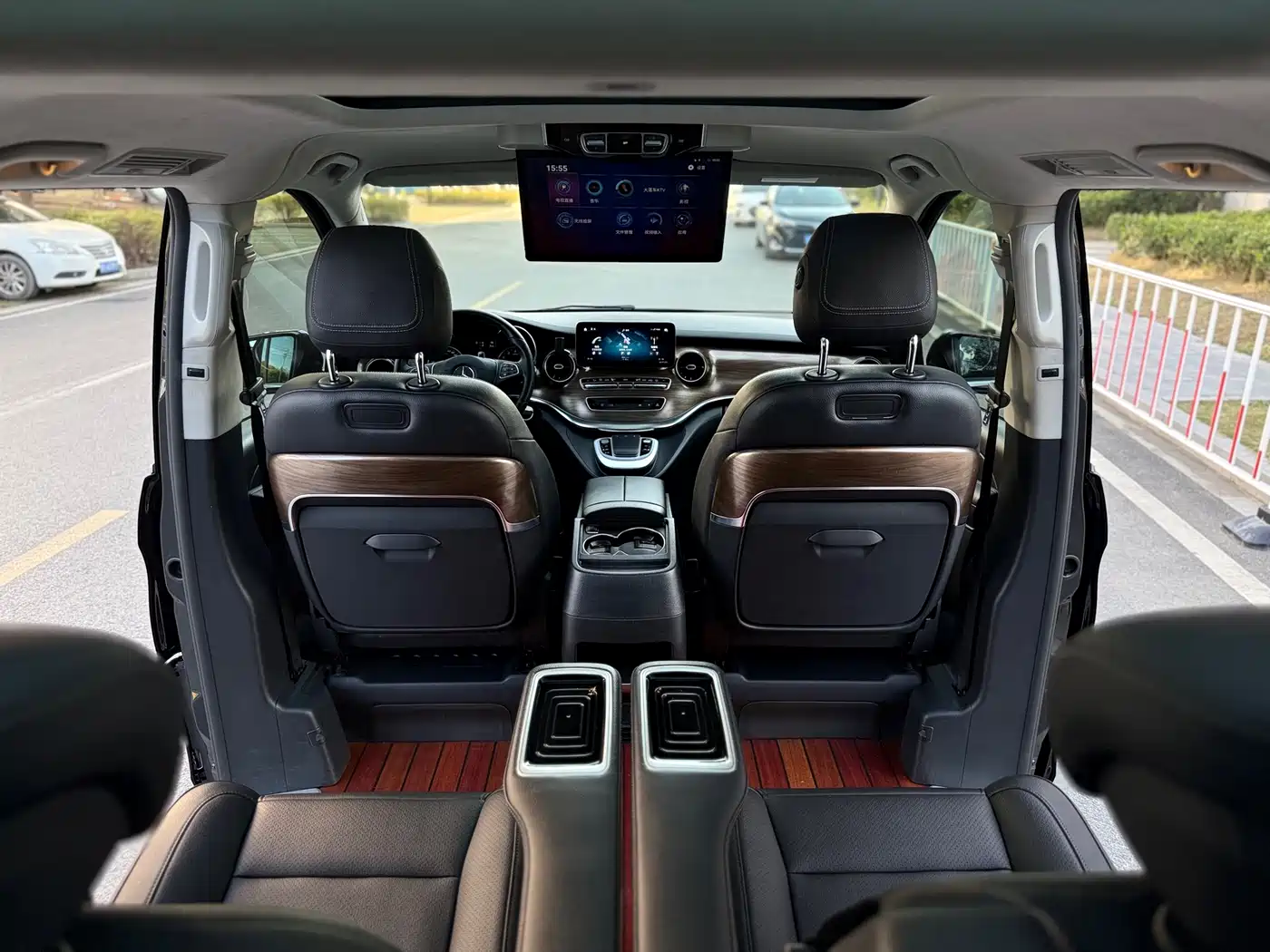 Mercedes-Benz V-Class 2022 V 260 L Long Wheelbase Luxury Edition фото 15