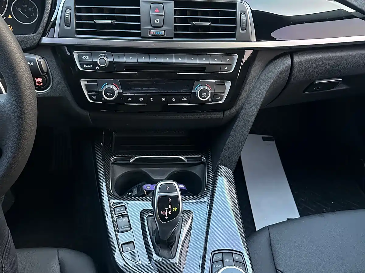BMW 3 Series 2017 320Li M Sport фото 12