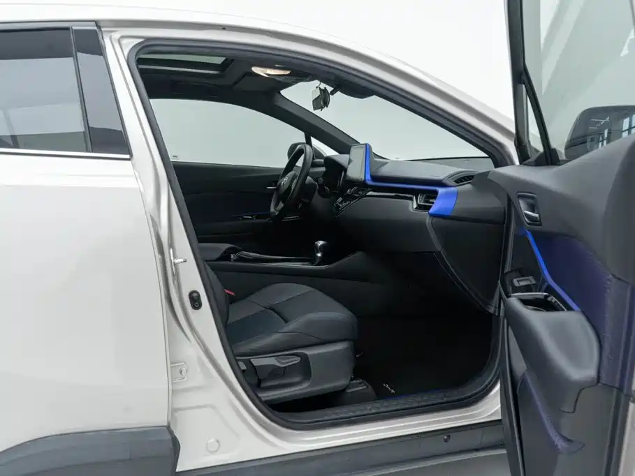 Toyota C-HR 2020 2020 Model 2.0L Leading